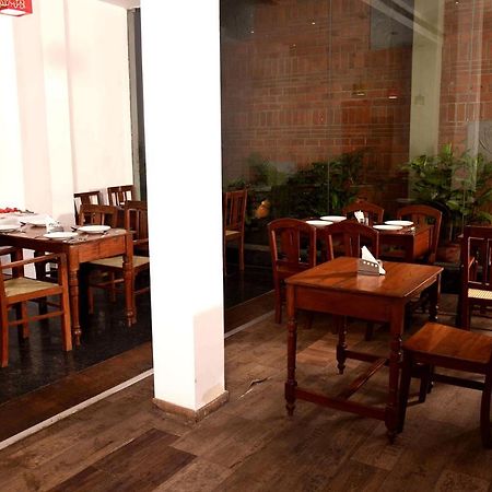 Hotel Sabareesh Park Maduráj Kültér fotó