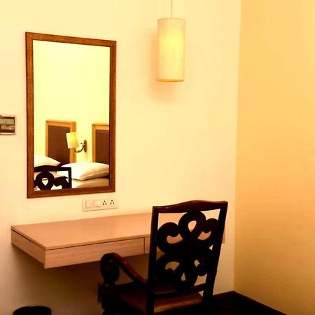 Hotel Sabareesh Park Maduráj Kültér fotó