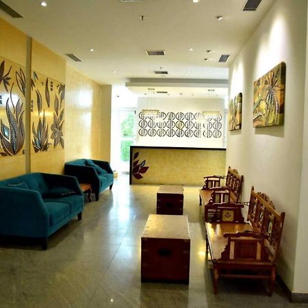 Hotel Sabareesh Park Maduráj Kültér fotó