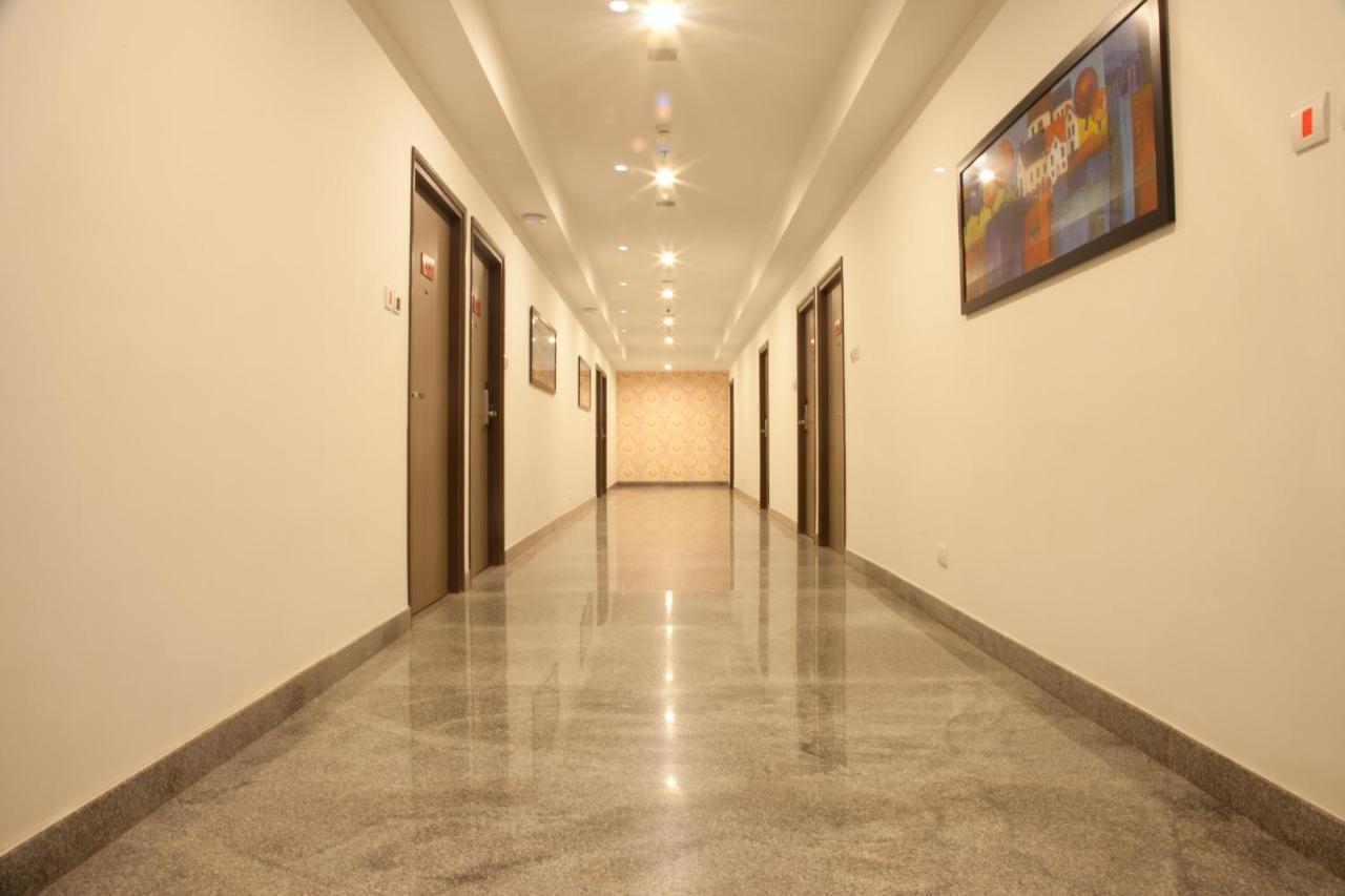Hotel Sabareesh Park Maduráj Kültér fotó