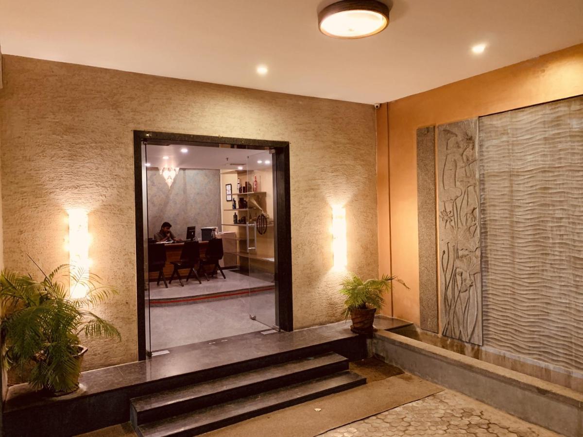 Hotel Sabareesh Park Maduráj Kültér fotó