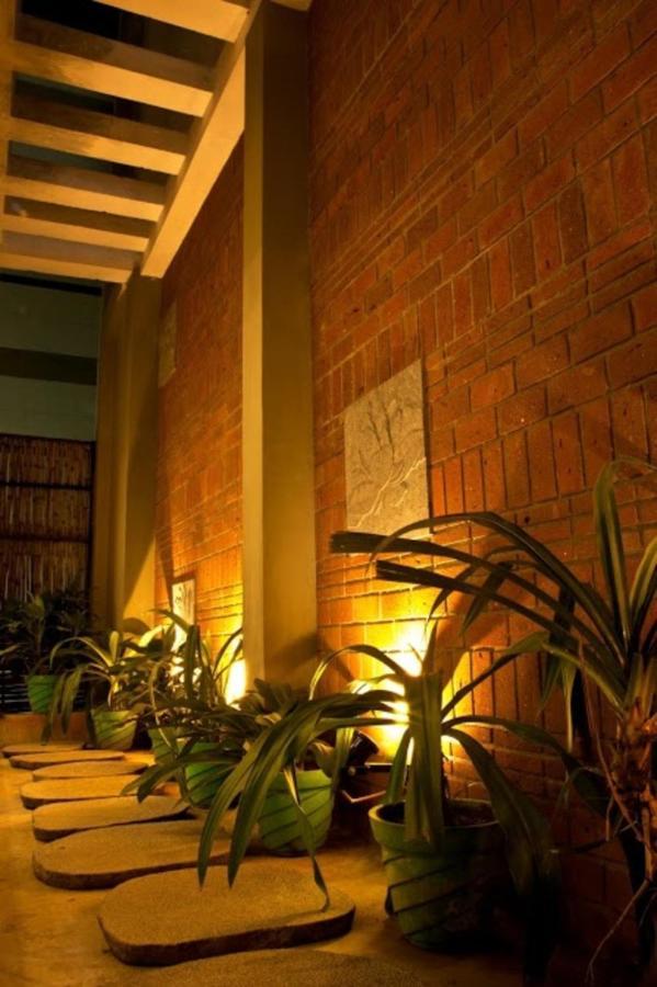 Hotel Sabareesh Park Maduráj Kültér fotó